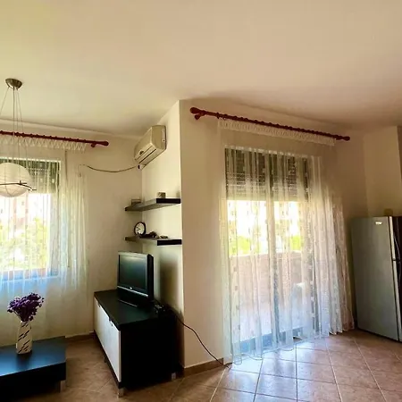 Apartment In Front Of The Durres
